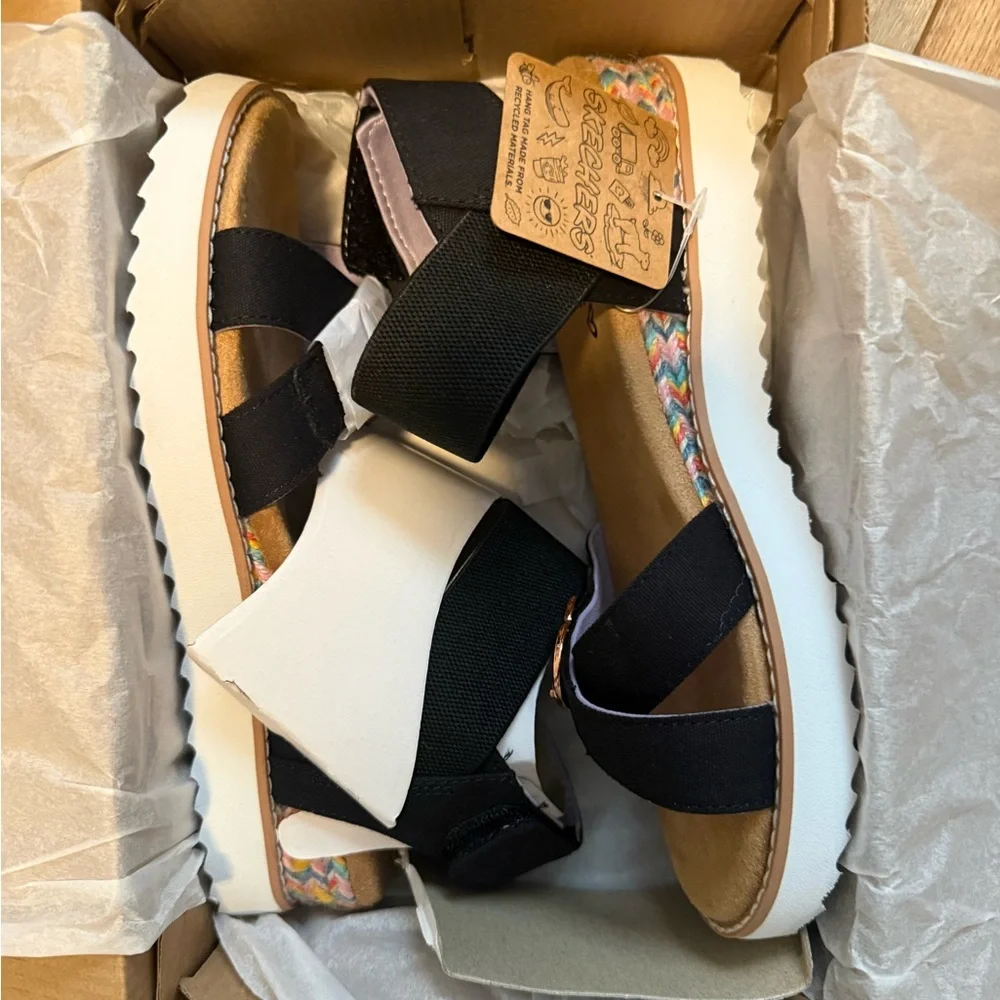 Skechers Girl Size 4 Miss Desert HI Black Sandals with Heart NEW